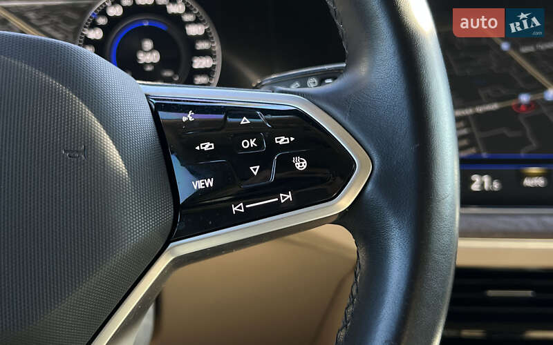 Позашляховик / Кросовер Volkswagen Touareg 2021 в Львові