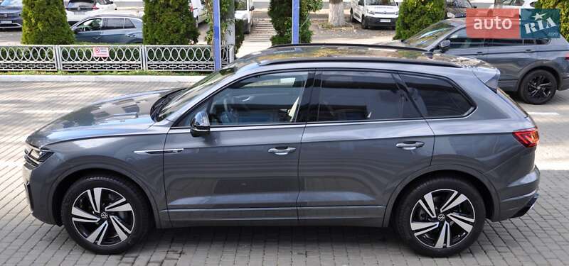 Позашляховик / Кросовер Volkswagen Touareg 2022 в Одесі