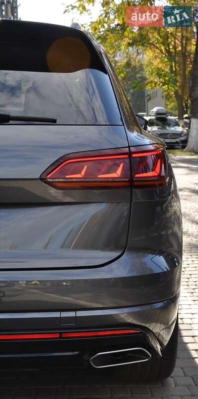 Позашляховик / Кросовер Volkswagen Touareg 2022 в Одесі