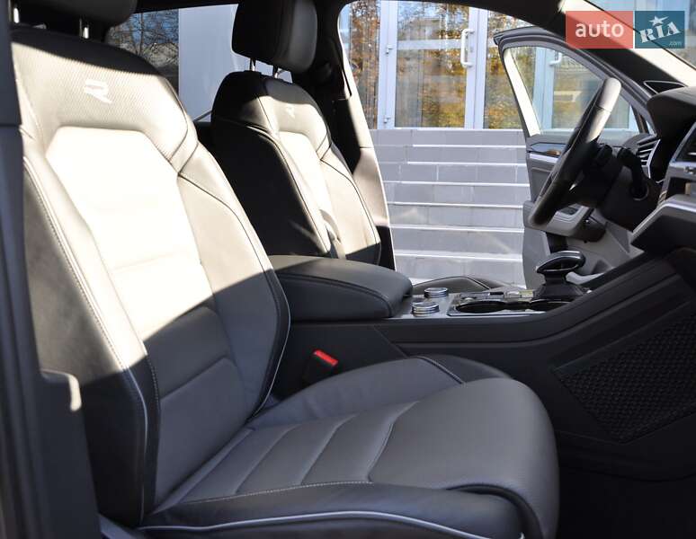 Позашляховик / Кросовер Volkswagen Touareg 2022 в Одесі