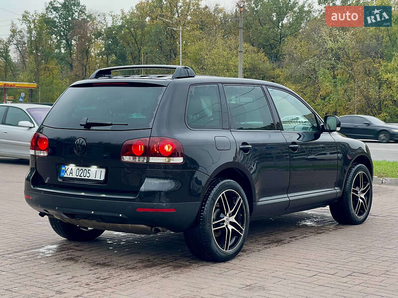 Позашляховик / Кросовер Volkswagen Touareg 2005 в Києві
