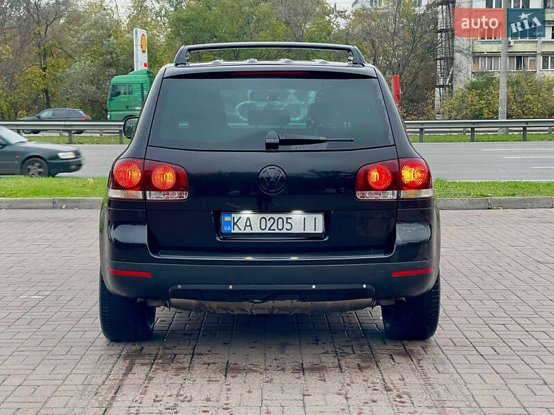 Позашляховик / Кросовер Volkswagen Touareg 2005 в Києві