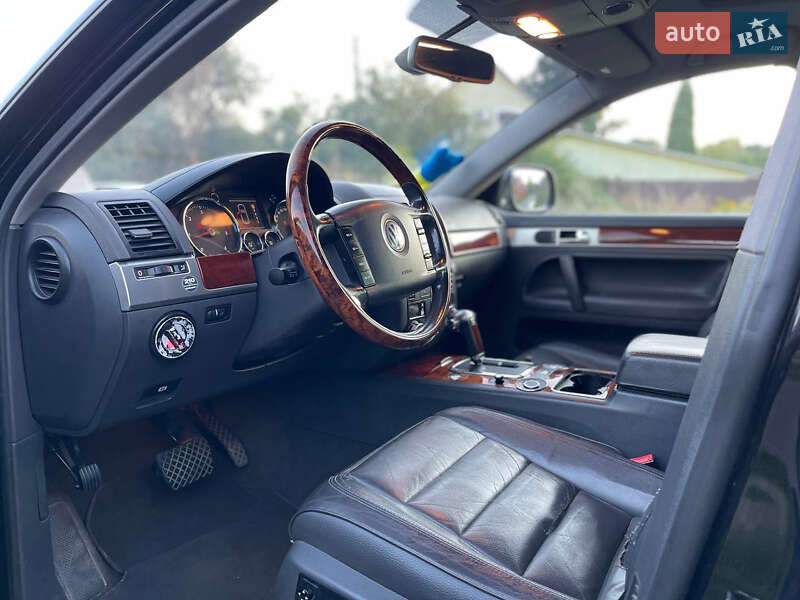 Позашляховик / Кросовер Volkswagen Touareg 2005 в Києві