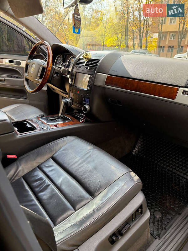 Внедорожник / Кроссовер Volkswagen Touareg 2007 в Харькове