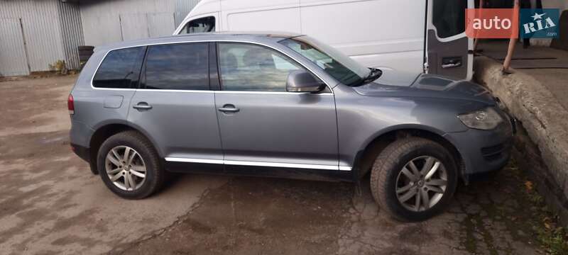 Внедорожник / Кроссовер Volkswagen Touareg 2008 в 