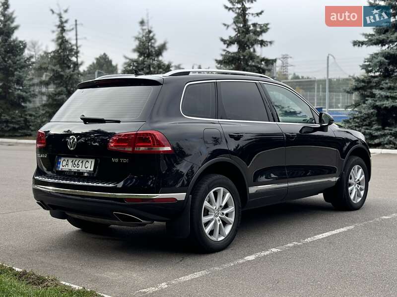 Позашляховик / Кросовер Volkswagen Touareg 2017 в Києві