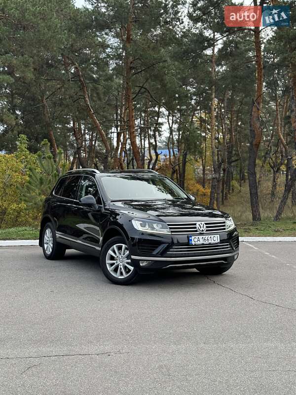 Позашляховик / Кросовер Volkswagen Touareg 2017 в Києві