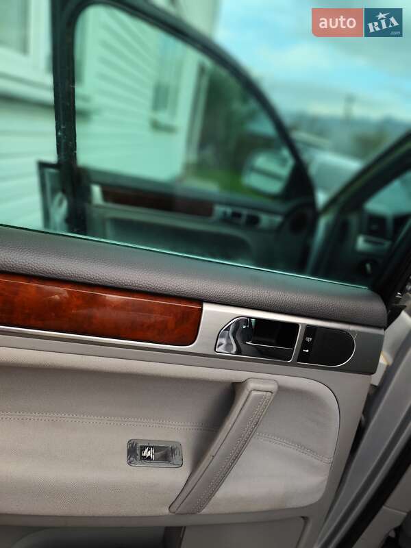 Позашляховик / Кросовер Volkswagen Touareg 2003 в Рахові