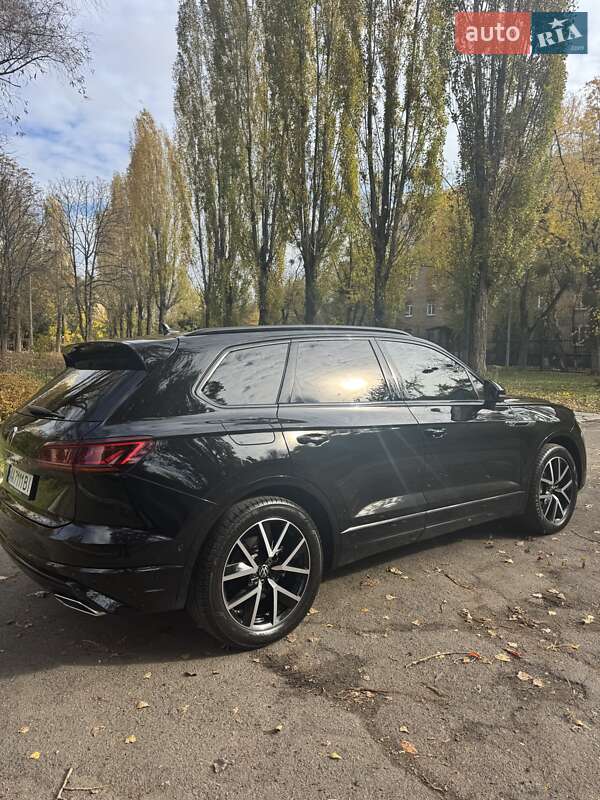 Позашляховик / Кросовер Volkswagen Touareg 2023 в Києві