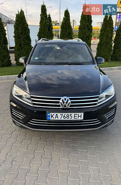 Внедорожник / Кроссовер Volkswagen Touareg 2016 в 