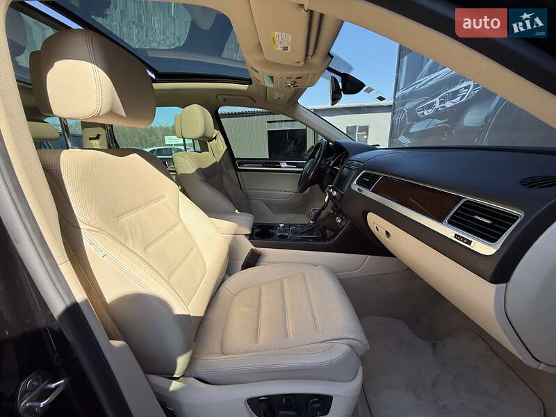 Позашляховик / Кросовер Volkswagen Touareg 2016 в Львові фото 47 Позашляховик / Кросовер Volkswagen Touareg 2016 в Львові