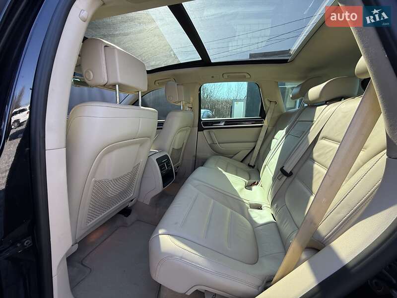 Позашляховик / Кросовер Volkswagen Touareg 2016 в Львові фото 55 Позашляховик / Кросовер Volkswagen Touareg 2016 в Львові