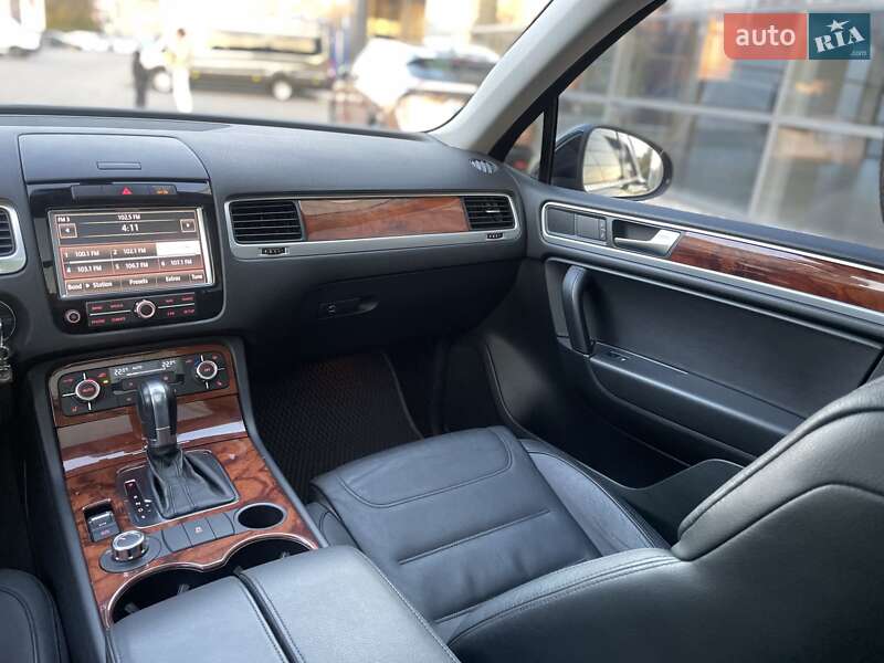Внедорожник / Кроссовер Volkswagen Touareg 2010 в Хмельницком фото 32 Внедорожник / Кроссовер Volkswagen Touareg 2010 в Хмельницком