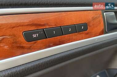 Внедорожник / Кроссовер Volkswagen Touareg 2010 в 