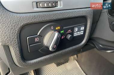 Внедорожник / Кроссовер Volkswagen Touareg 2010 в 