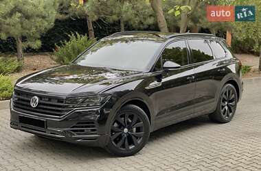 Позашляховик / Кросовер Volkswagen Touareg 2018 в Одесі