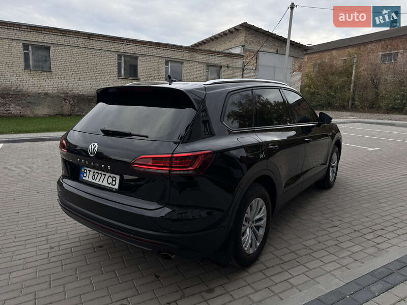 Внедорожник / Кроссовер Volkswagen Touareg 2019 в Дубно