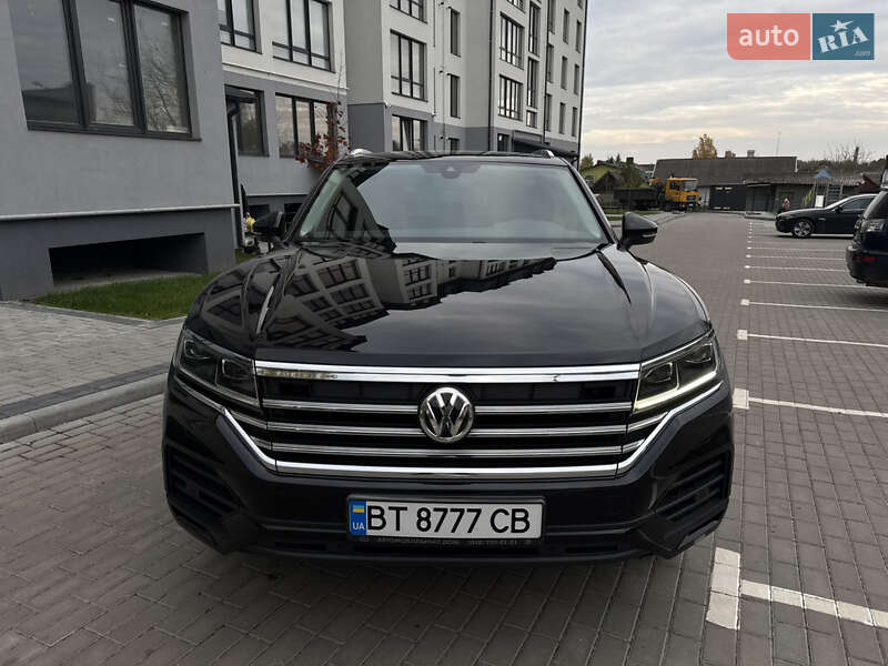 Внедорожник / Кроссовер Volkswagen Touareg 2019 в Дубно