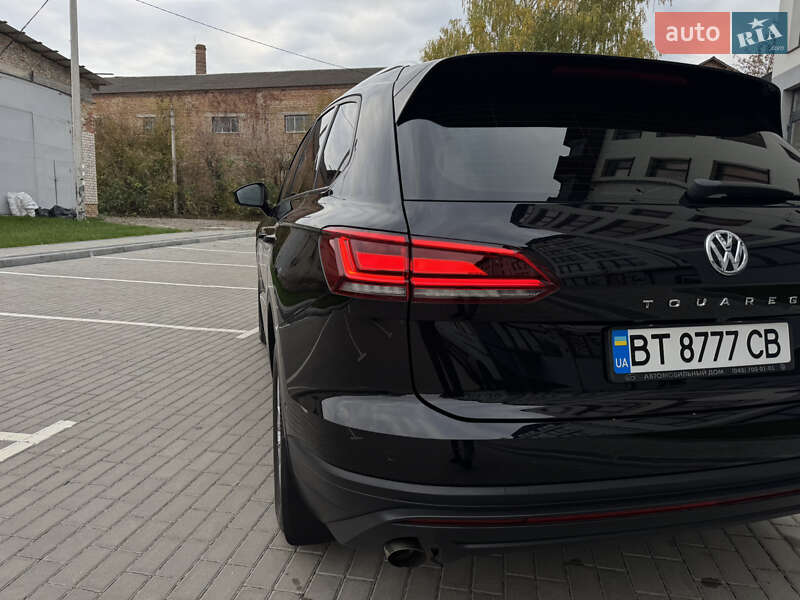 Внедорожник / Кроссовер Volkswagen Touareg 2019 в Дубно