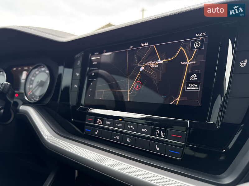 Внедорожник / Кроссовер Volkswagen Touareg 2019 в Дубно
