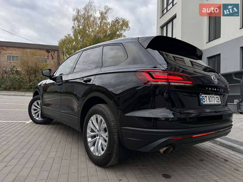 Внедорожник / Кроссовер Volkswagen Touareg 2019 в Дубно