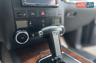 Внедорожник / Кроссовер Volkswagen Touareg 2007 в 