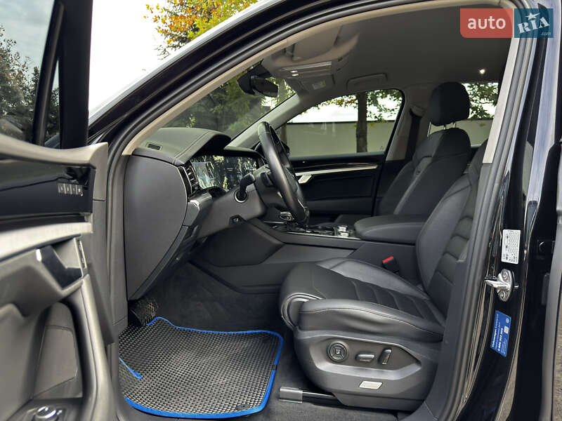 Внедорожник / Кроссовер Volkswagen Touareg 2021 в Днепре