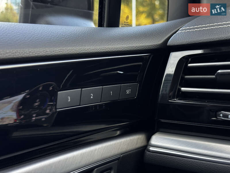 Внедорожник / Кроссовер Volkswagen Touareg 2021 в Днепре