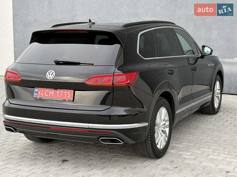 Внедорожник / Кроссовер Volkswagen Touareg 2019 в Львове