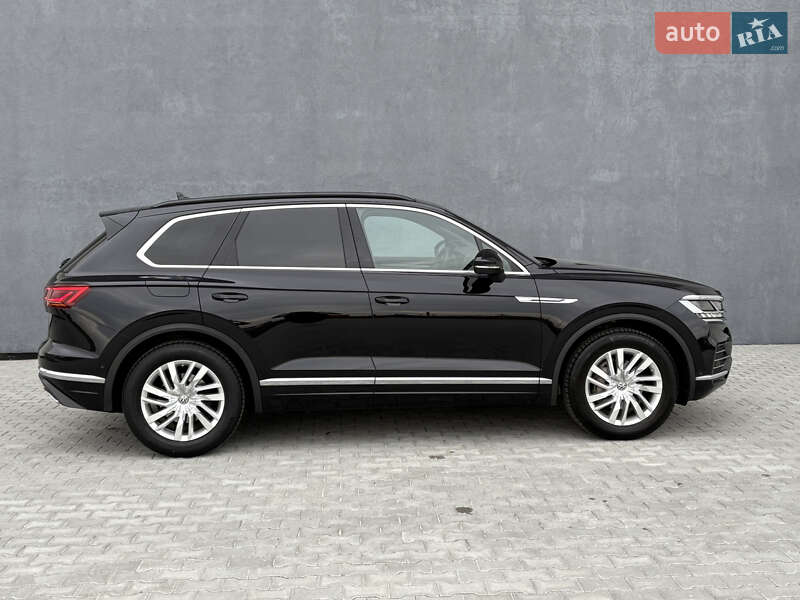 Внедорожник / Кроссовер Volkswagen Touareg 2019 в Львове