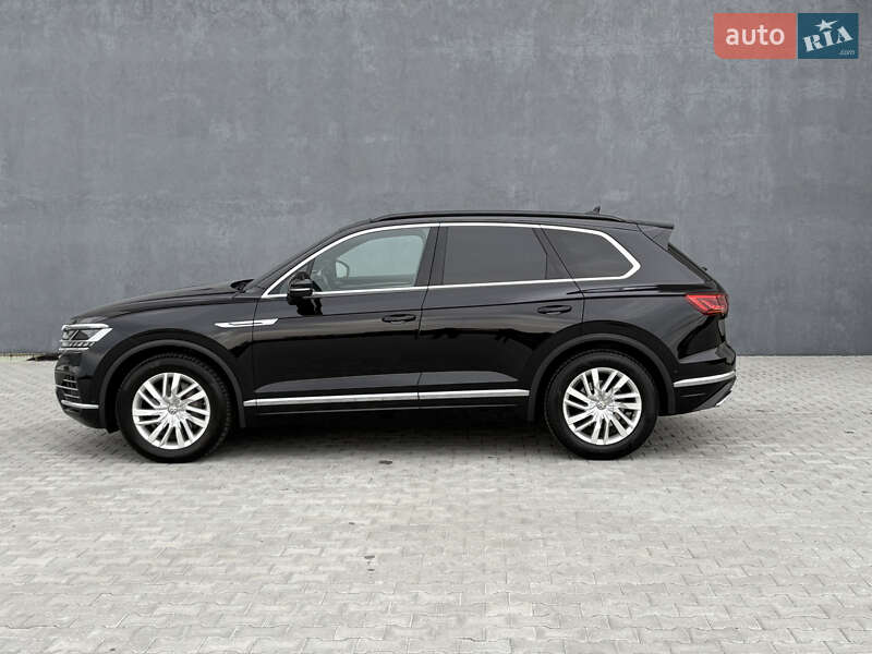 Внедорожник / Кроссовер Volkswagen Touareg 2019 в Львове