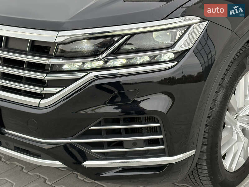 Внедорожник / Кроссовер Volkswagen Touareg 2019 в Львове