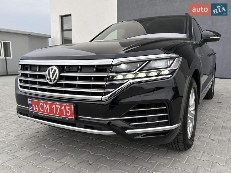 Внедорожник / Кроссовер Volkswagen Touareg 2019 в Львове