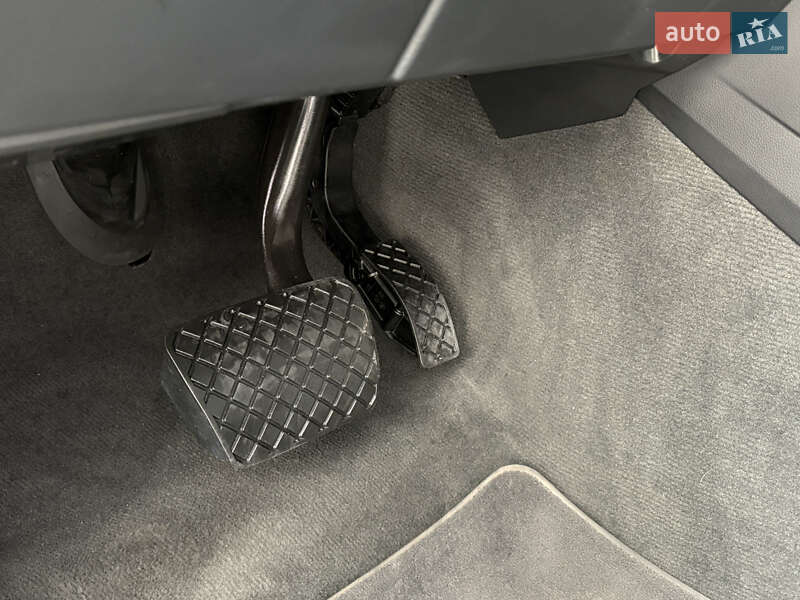 Внедорожник / Кроссовер Volkswagen Touareg 2019 в Львове