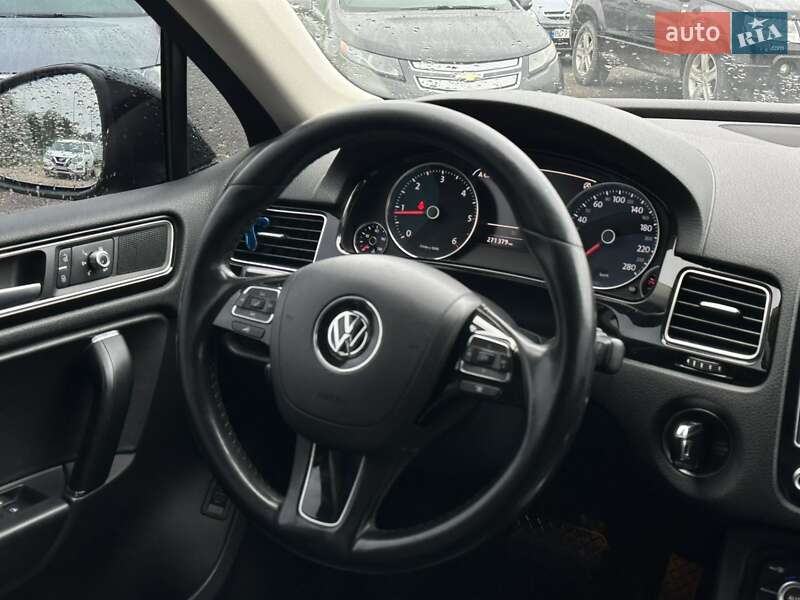 Внедорожник / Кроссовер Volkswagen Touareg 2017 в Тернополе