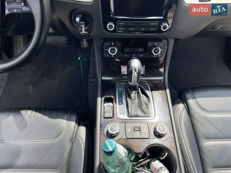 Внедорожник / Кроссовер Volkswagen Touareg 2011 в Киеве фото 12 Внедорожник / Кроссовер Volkswagen Touareg 2011 в Киеве
