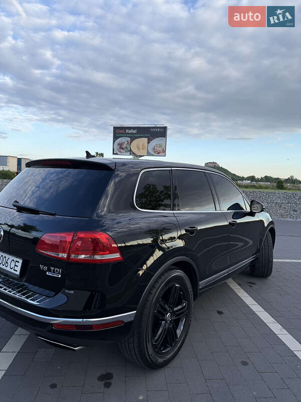 Внедорожник / Кроссовер Volkswagen Touareg 2016 в Мукачево