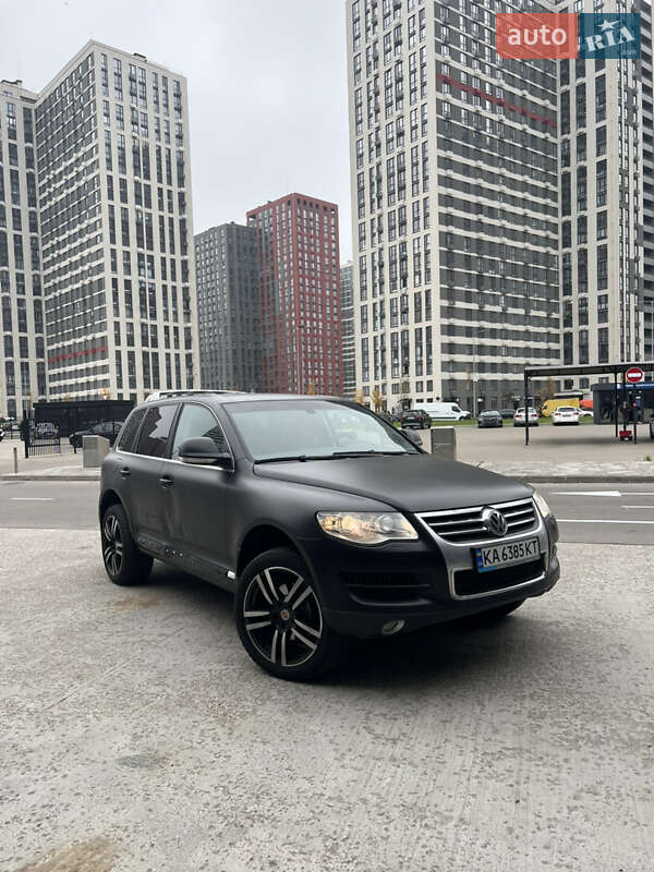 Внедорожник / Кроссовер Volkswagen Touareg 2008 в Киеве