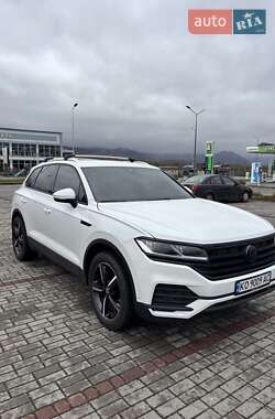 Внедорожник / Кроссовер Volkswagen Touareg 2018 в Тячеве