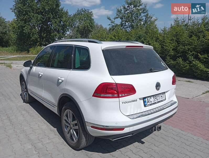 Позашляховик / Кросовер Volkswagen Touareg 2014 в Шепетівці