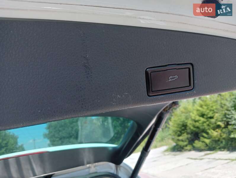 Позашляховик / Кросовер Volkswagen Touareg 2014 в Шепетівці