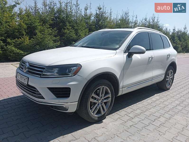 Позашляховик / Кросовер Volkswagen Touareg 2014 в Шепетівці
