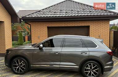 Внедорожник / Кроссовер Volkswagen Touareg 2020 в 