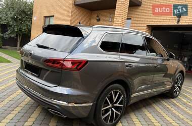 Внедорожник / Кроссовер Volkswagen Touareg 2020 в 