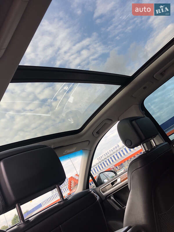 Внедорожник / Кроссовер Volkswagen Touareg 2011 в Львове