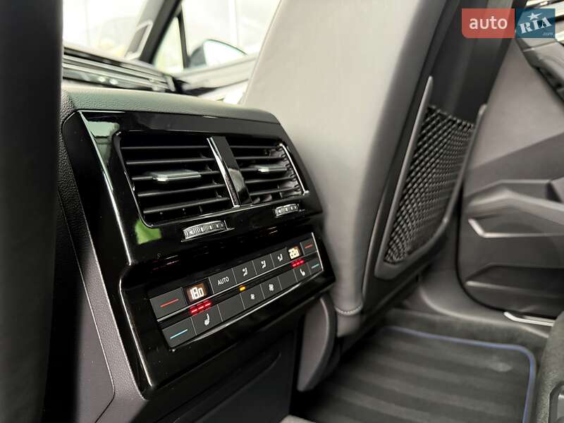 Позашляховик / Кросовер Volkswagen Touareg 2021 в Києві фото 27 Позашляховик / Кросовер Volkswagen Touareg 2021 в Києві