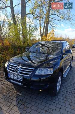 Внедорожник / Кроссовер Volkswagen Touareg 2004 в Городке