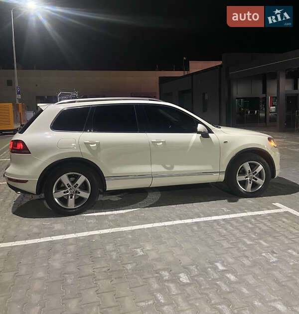 Позашляховик / Кросовер Volkswagen Touareg 2012 в Кривому Розі