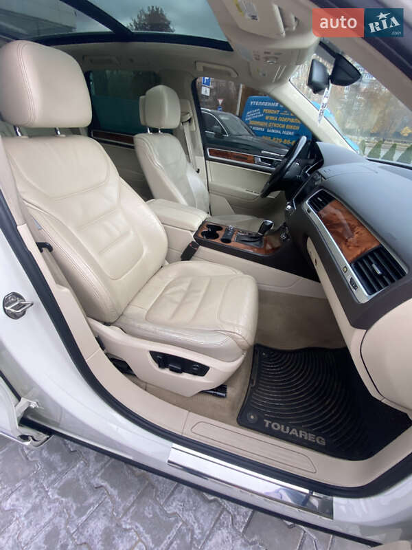 Позашляховик / Кросовер Volkswagen Touareg 2012 в Кривому Розі