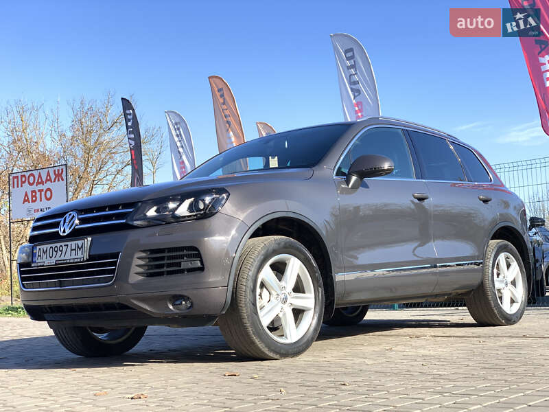 Внедорожник / Кроссовер Volkswagen Touareg 2011 в Бердичеве
